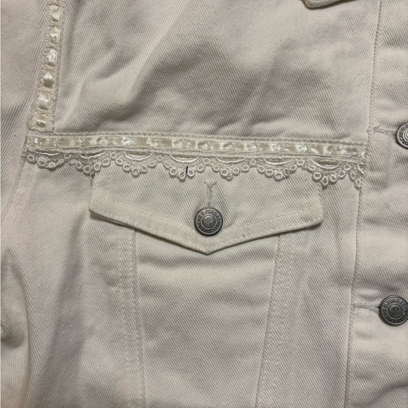VINTAGE 80’s JORDACHE white denim jacket with ricrac trim - Picture 3 of 10
